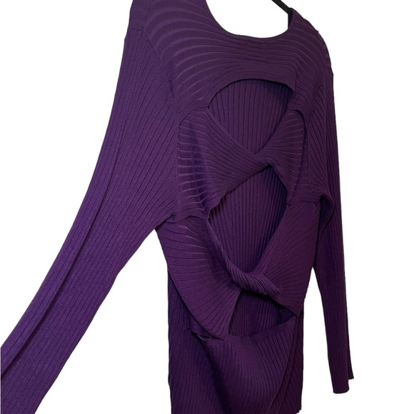Kahlana Garfield Crewneck Twisted Open Back Purple Sweater Size: 3X - Picture 6 of 7